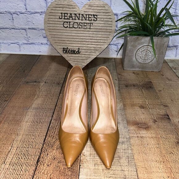 Schutz x Revolve Lou Pump in Dark Caramel - Picture 9 of 13